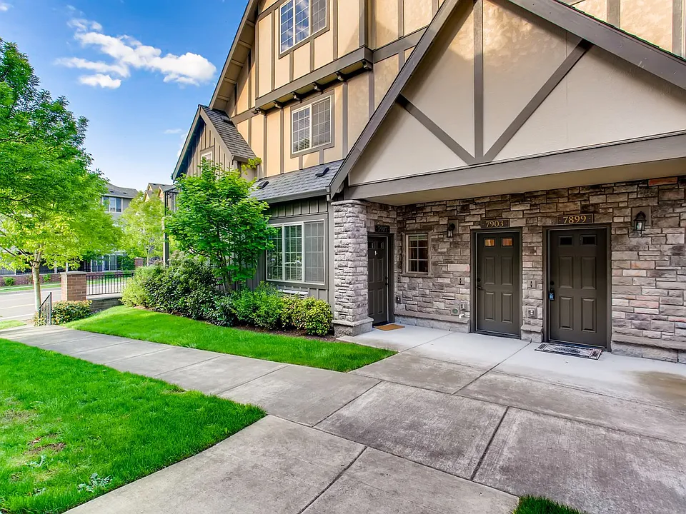 7903 NE Rockne Way #3