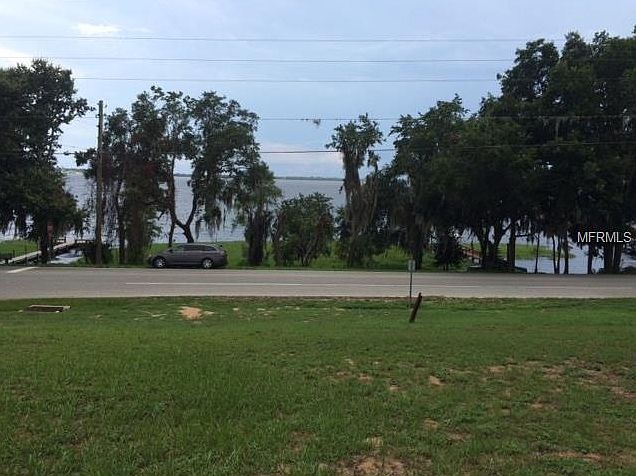 2nd image of 10540 Lakeshore Dr