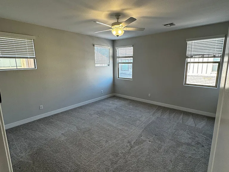 648 W Winchester Dr — Photo 22