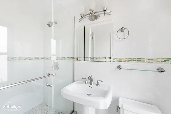 Sold by Sotheby's International Realty | media 6
