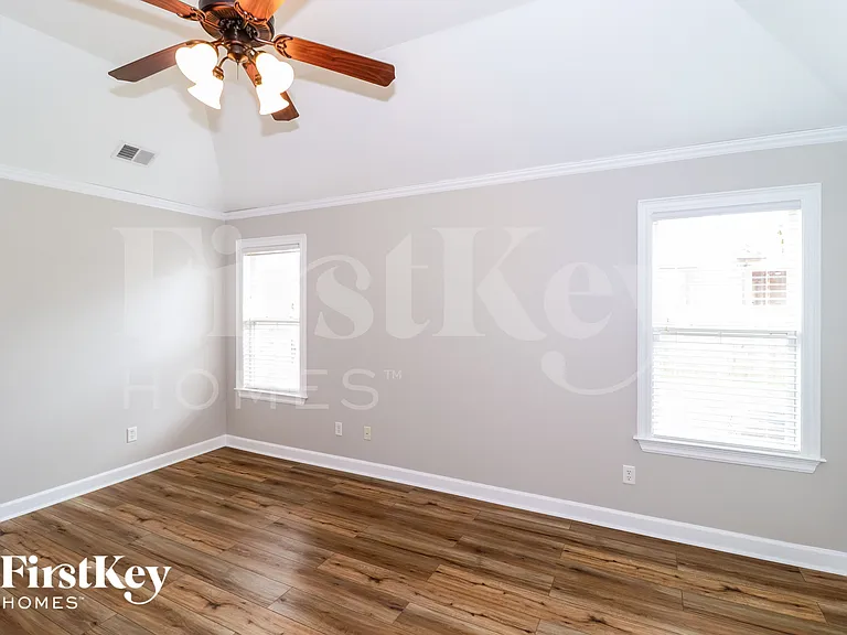 170 Southwind Dr — Photo 9