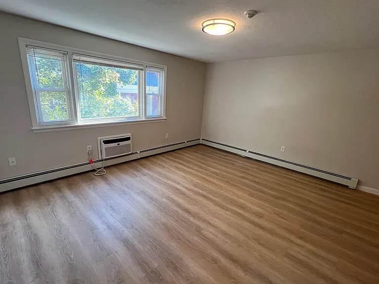 118 Greenleaf St #9 — Photo 8