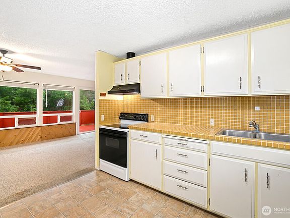 5th image of 349 Ocean Shores Boulevard NW