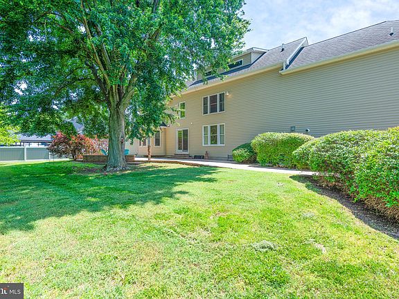 3rd image of 238 Nichols Manor Dr