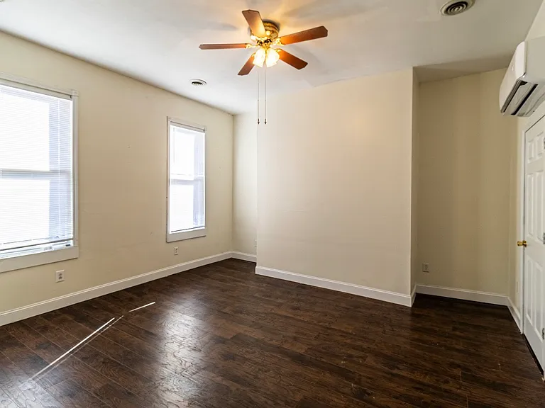 721 Martin Luther King Jr Dr — Photo 35
