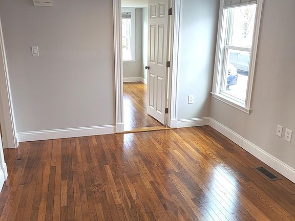 5th image of 80 Addison St #2