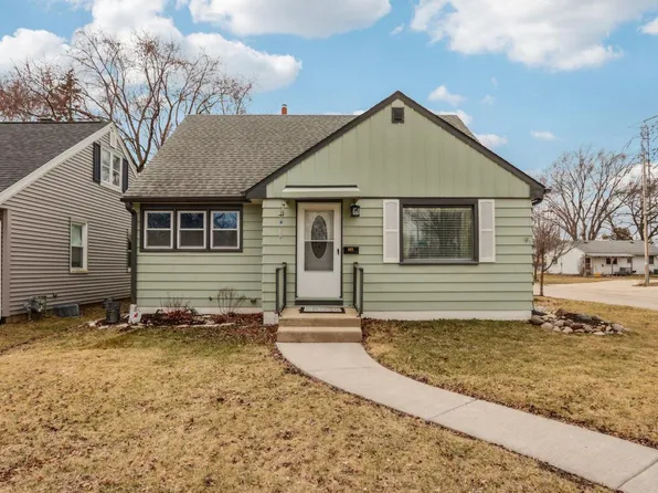 905 South 111th PLACE, West Allis, WI 53214