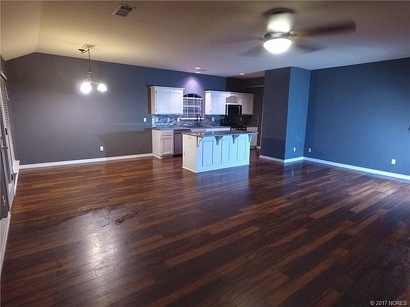 4th image of 6213 E El Paso St