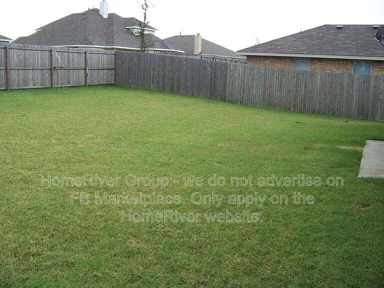 2215 Overton Dr — Photo 9