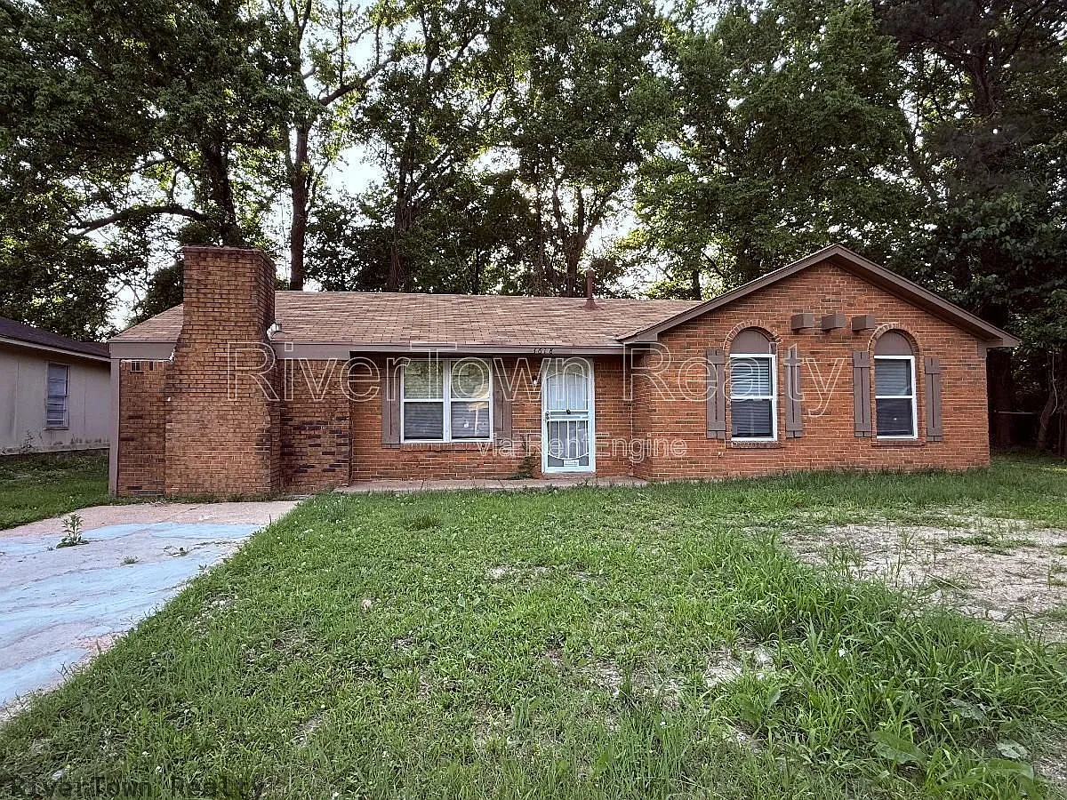 3 bed, 1.0 bath, 1184 sqft, $1,195 — Photo 1