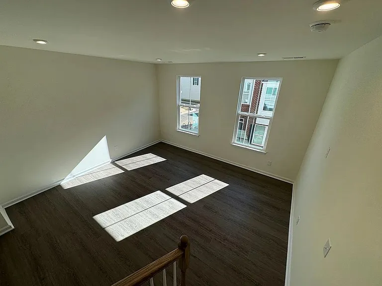 6326 Cleburne Ct — Photo 28