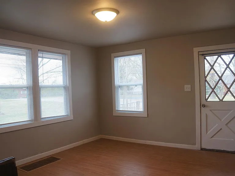 3916 Geraldine Ave — Photo 4