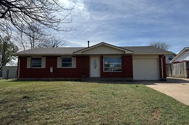 1st image of 509 NE Cimarron Cir