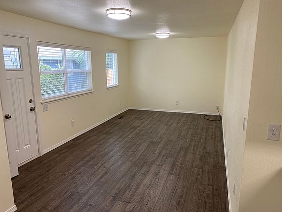 Livingroom approximently 12x 25