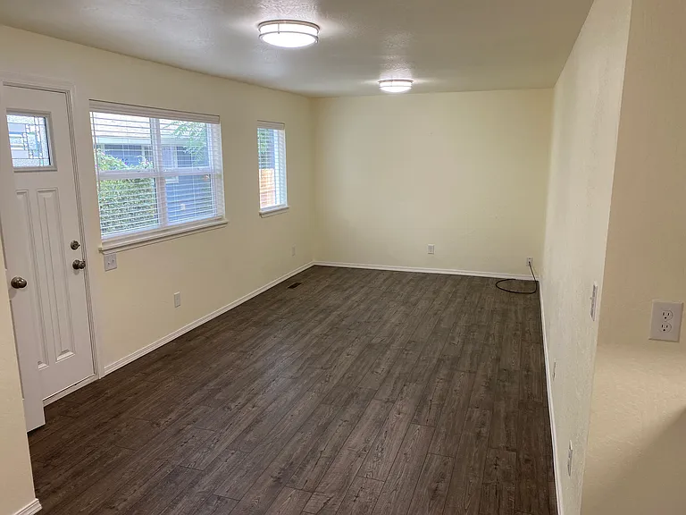 Livingroom approximently 12x 25