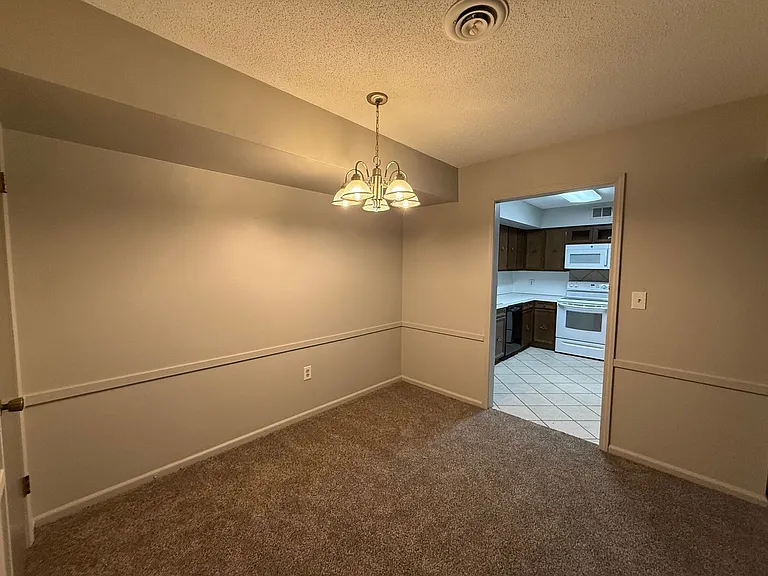 744 S Cedar St — Photo 3