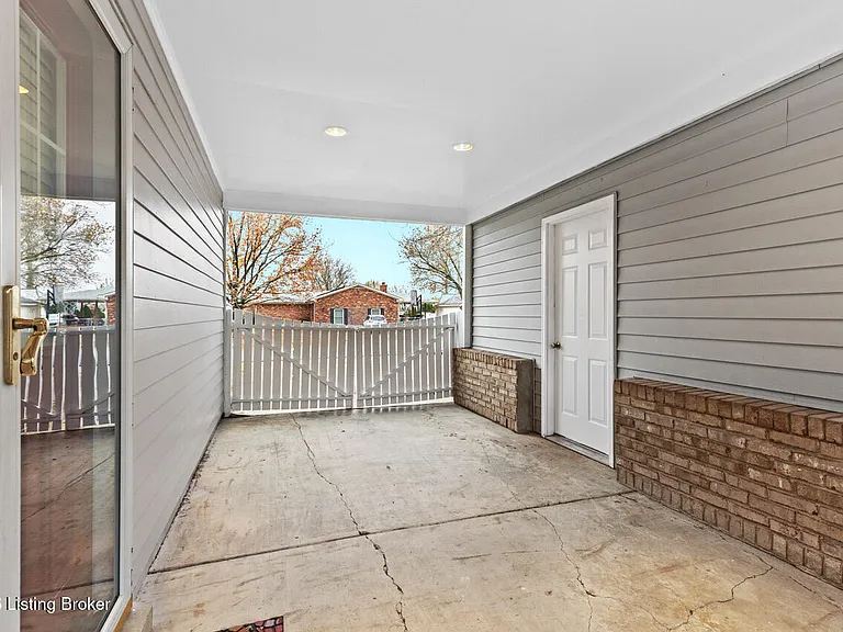 8016 Cortland Dr — Photo 20