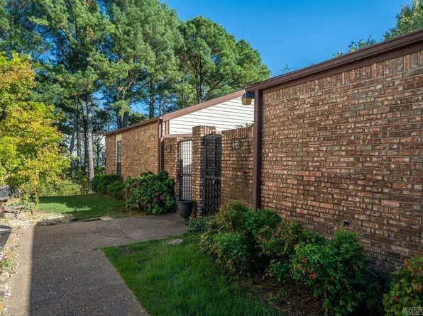 15 Glouchester Ct, Hot Springs, AR 71901