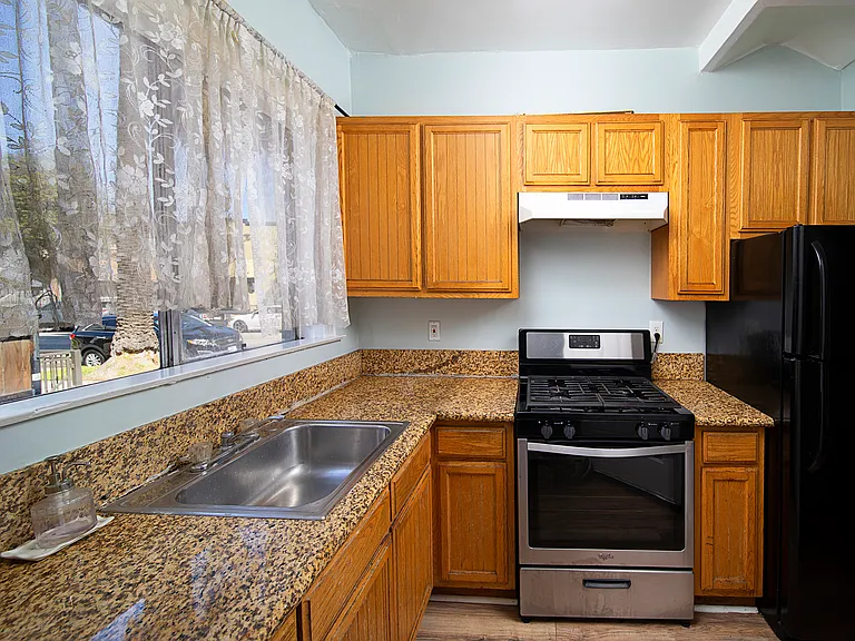 717 Gaviota Ave — Photo 12