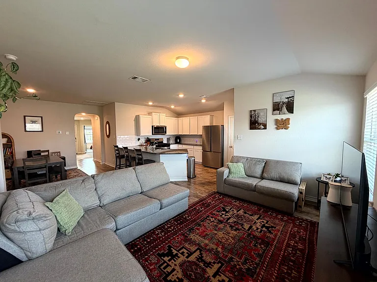 6811 Whisper Grv — Photo 10