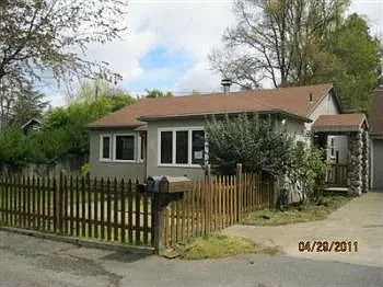1247 River Ln photo 1
