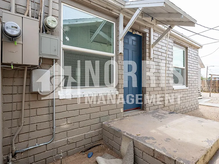 515 E 4th St — Photo 2