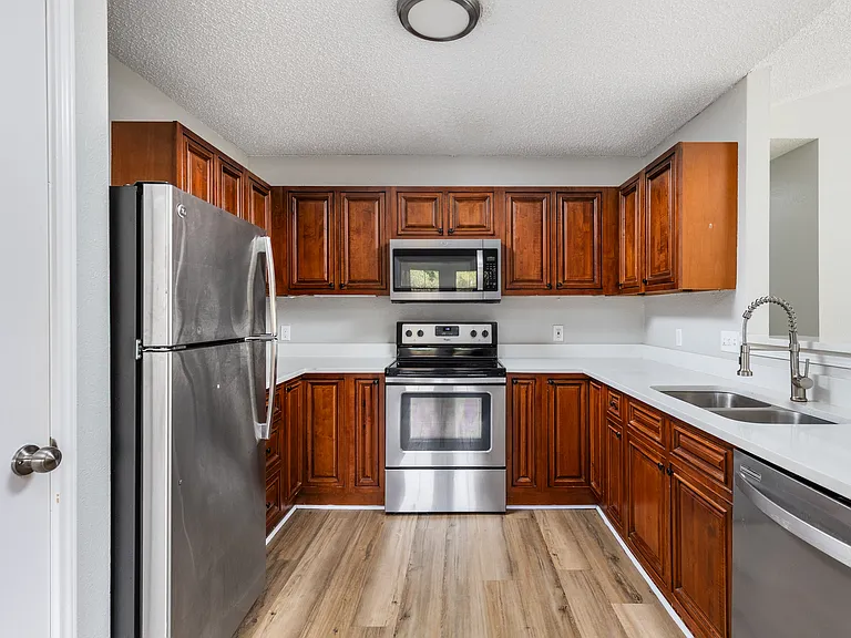1803 Heatherglen Ln — Photo 20
