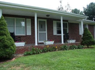 21246 Lake Rd, Abingdon, VA 24211