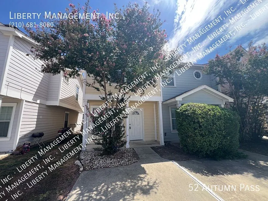 Great 2 Bed, 2.5 Bath Townhome — Photo 1
