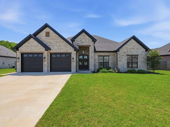 2425 Lilac Dr, Conway, AR 72034