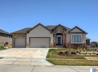 6700 Boulder Ridge Rd, Lincoln, NE 68526