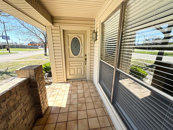 3rd image of 2614 Woodrow Blvd