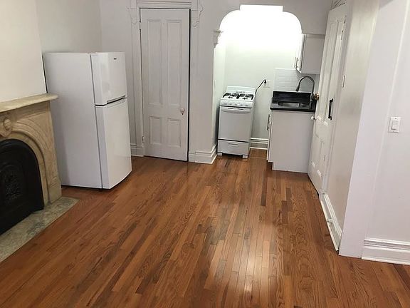 4th image of 46 Saint Felix St APT 8