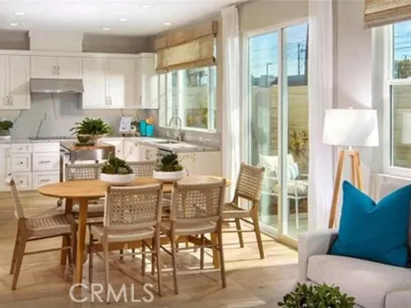2826 Spreckels Ln, Redondo Beach, CA 90278