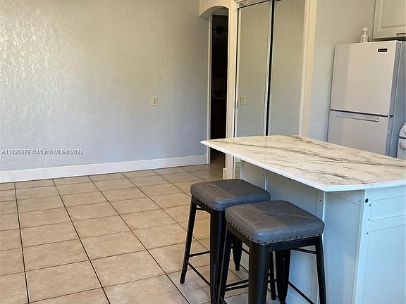 2nd image of 1990 Bay Dr APT 9