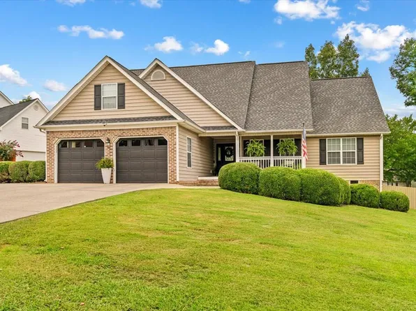 209 Vineyard Dr, Tunnel Hill, GA 30755