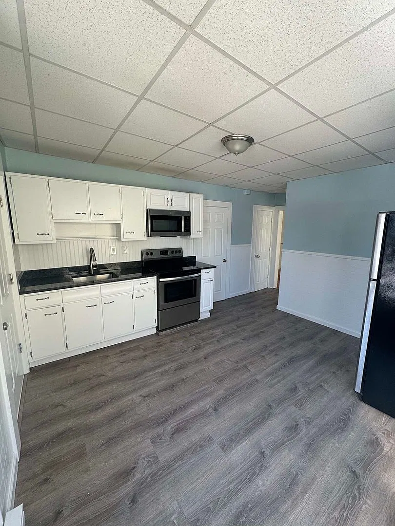 27 Ellen Avenue, Chicopee. MA, 01013. — Photo 3