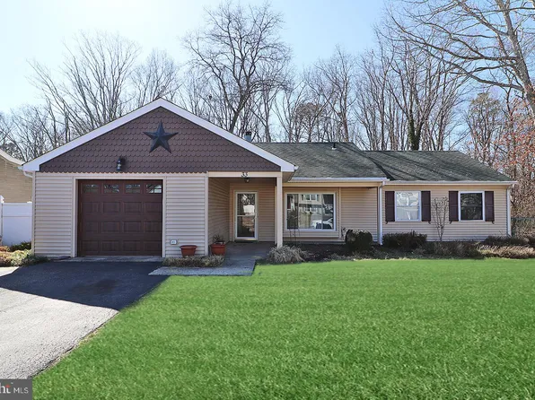 33 Ravenwood Blvd, Barnegat, NJ 08005