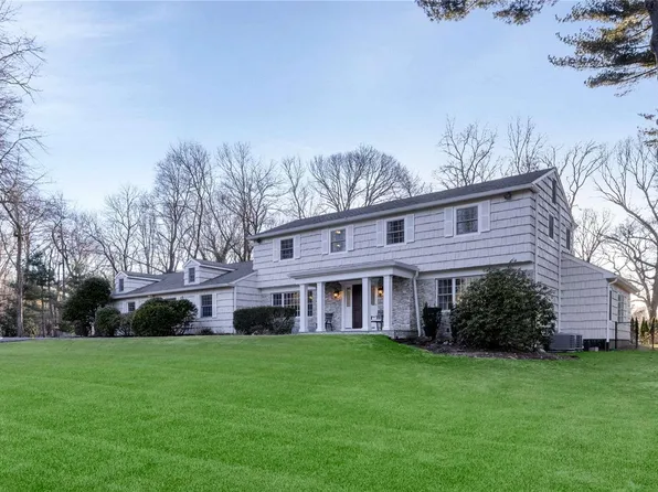 38 Meadowood Lane, Brookville, NY 11545