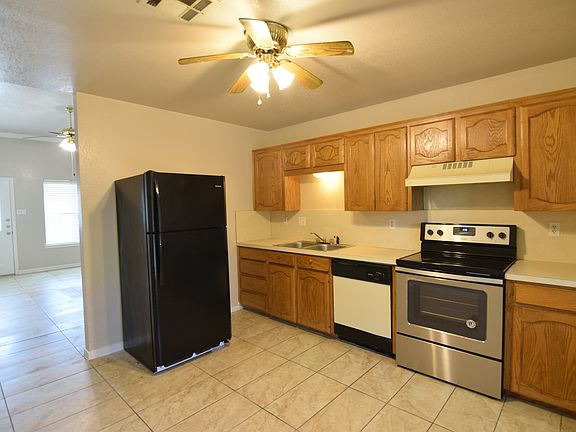 5th image of 1809 Windward Dr #B