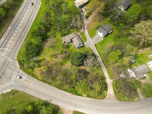 2nd image of 705 Park City Rd
