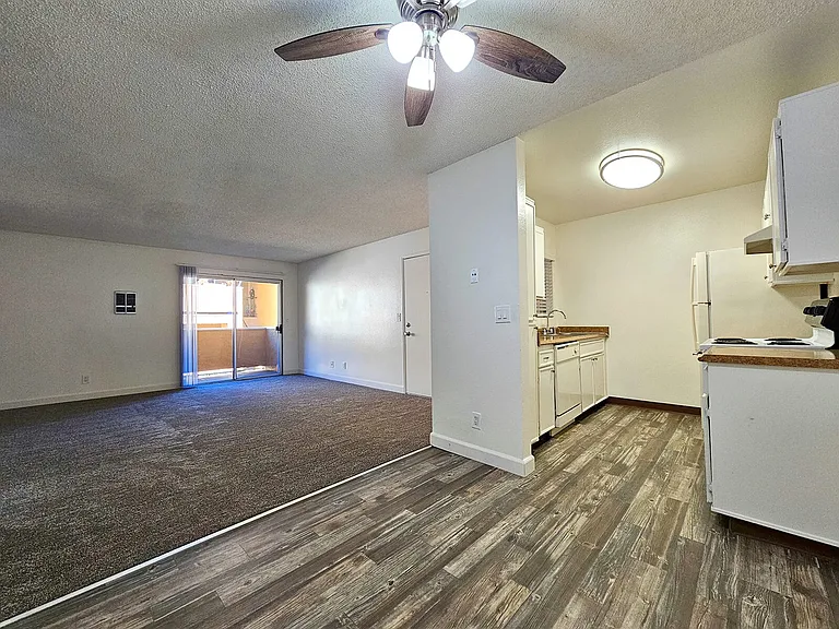 Valley View Apartments — Photo 4
