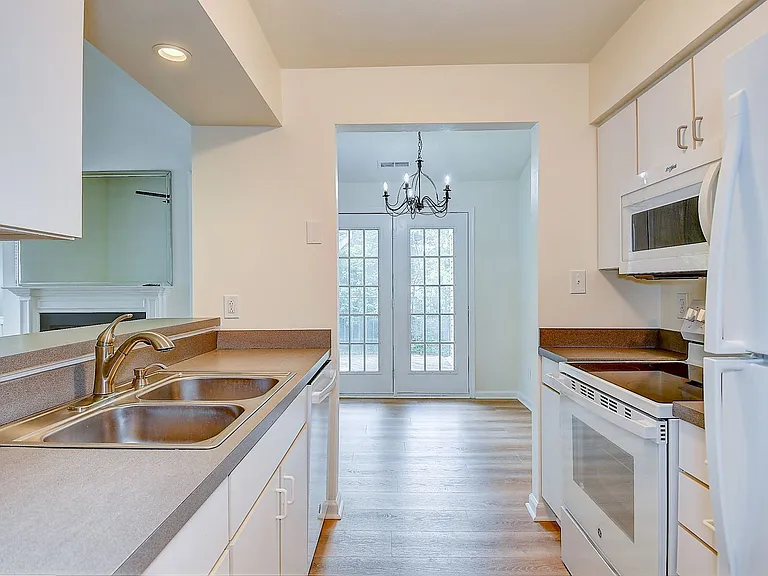 2393 London Pointe Dr — Photo 10