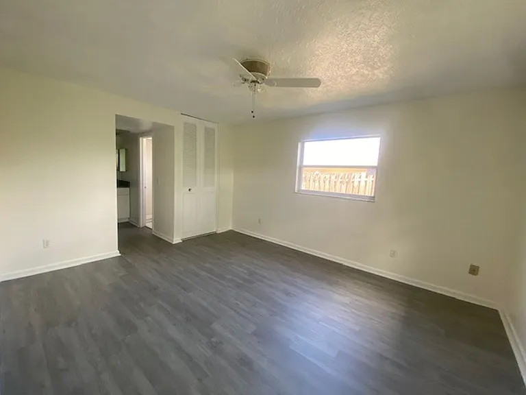 2114 Winnebago Trl — Photo 18