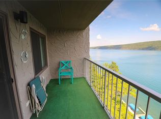 102 Cliffside Dr, Canandaigua, NY 14424
