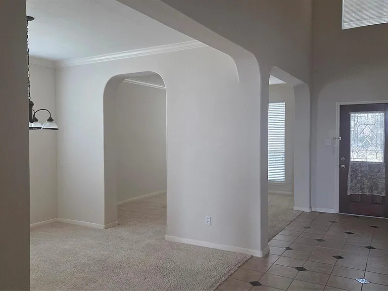 2103 Trinity Manor Ln — Photo 12