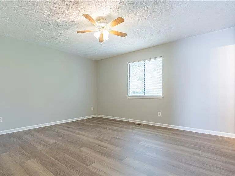 409 Arnold Rd — Photo 15