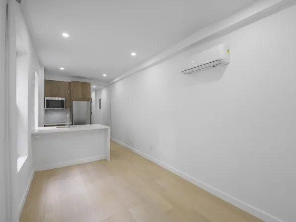 246 East 53rd Street 5B image 7 of 8
