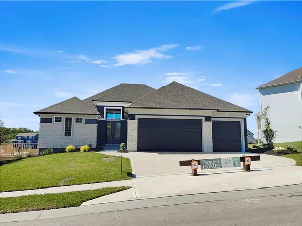 5705 Barn Hill Rd, Parkville, MO 64152