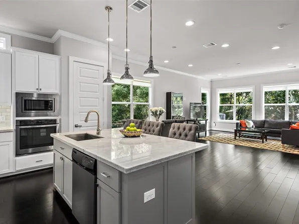 1007 W 16th St, Houston, TX 77008